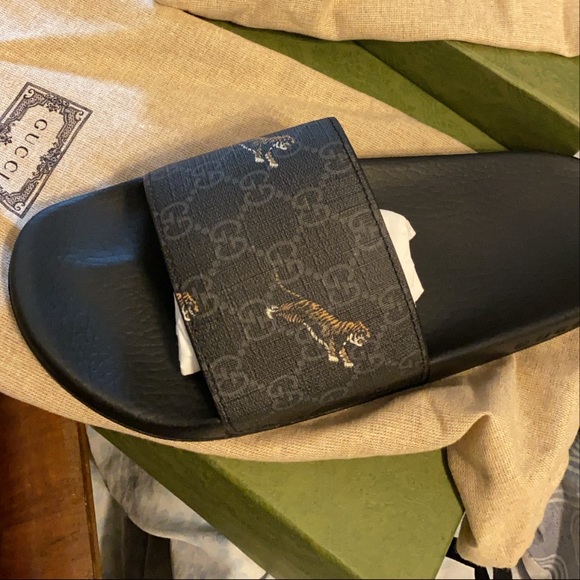 Sandals_&_Flip_Flops